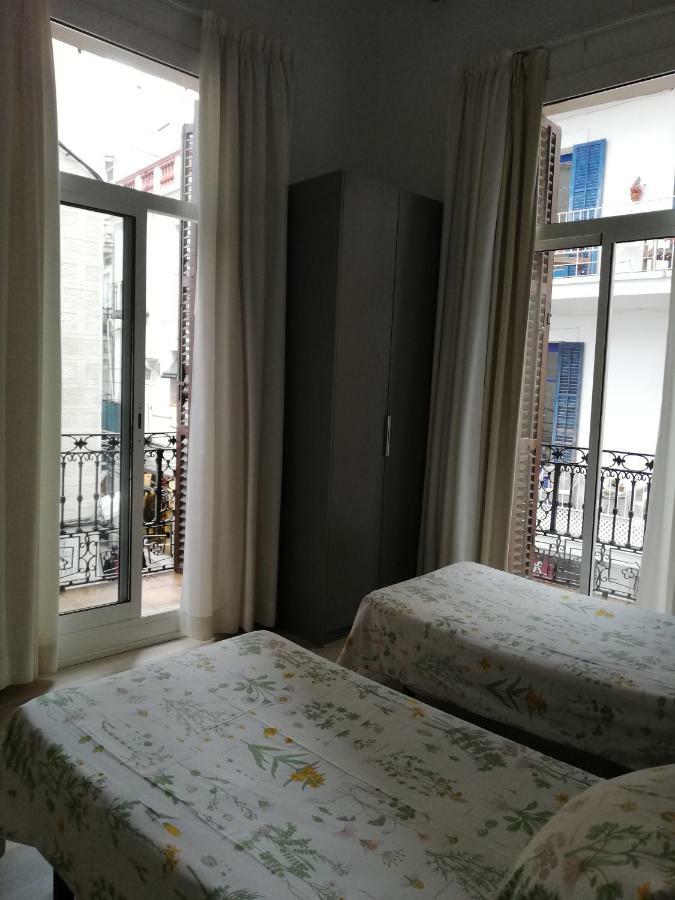 Hostal Parellades 시체스 외부 사진