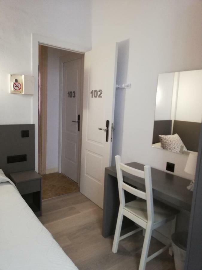 Hostal Parellades 시체스 외부 사진